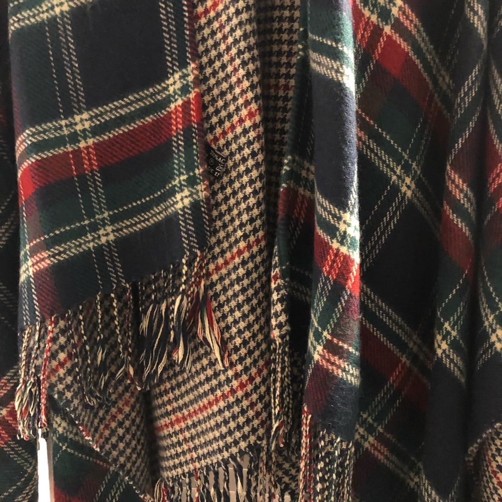 Poncho - Picture 2 of 3